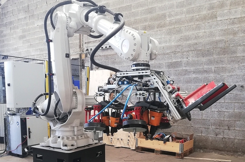 Automatização da produção - Novos robôs na produção de paletes na Rotom Holanda e França